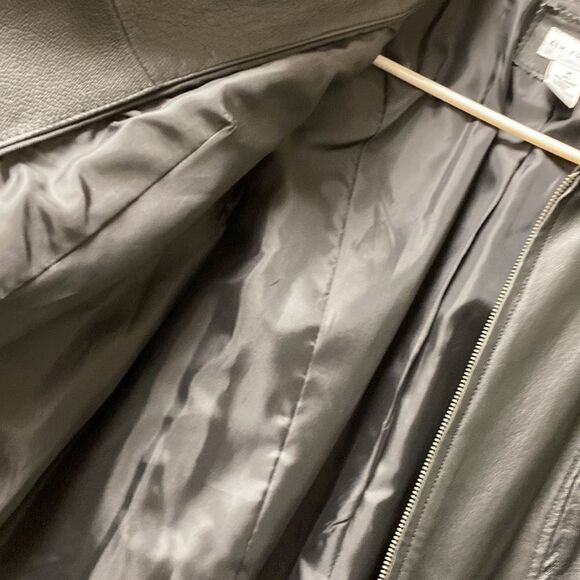 Kim Roger’s M Black Leather Jacket - Picture 7 of 7